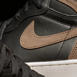 Air Jordan 1 Retro High OG 'Palomino' (GS) - Black/Metallic Gold -Fashion clothing 508b21dc 0e6a 44df bf98 33950da9e87c