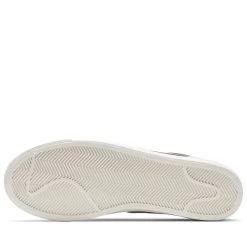 Nike Blazer Low '77 - Black/White -Fashion clothing AURORA DA6364 001 PHSUH000 2000