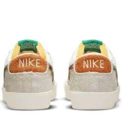 Nike Blazer Low '77 Premium - Coconut Milk/Multi-color -Fashion clothing AURORA DM7582 100 PHCBH000 2000