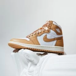 Women's Air Jordan 1 Retro High OG - Praline/White -Fashion clothing Sneaker Politics Jordan WMNSPraline IG 5 1