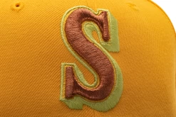 New Era X Politics Seattle Mariners 59FIFTY Fitted Hat - Gold/Copper 14 New Era X Politics Seattle Mariners 59FIFTY Fitted Hat - Gold/Copper -Fashion clothing Sneaker Politics NewEra SeattleFittedYellow WB 7