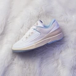 Women's Air Jordan 2 Retro Low 'Look, Up In The Air' - Summit White/Varsity Red 19 Women's Air Jordan 2 Retro Low 'Look, Up In The Air' - Summit White/Varsity Red -Fashion clothing WomenAirJOrdan2RetroLowWHitePurpleBlueSneakerPoliticsIG 5