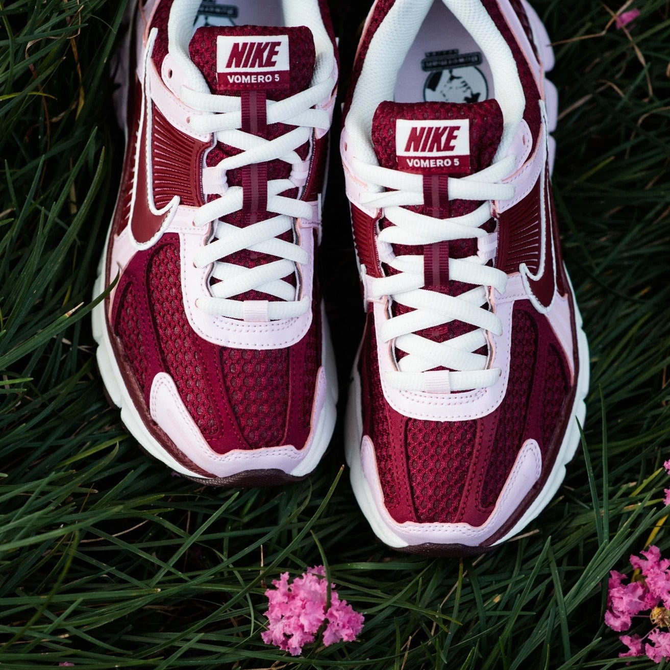 Women's Nike Zoom Vomero 5 - Pink Foam/Team Red 10 Women's Nike Zoom Vomero 5 - Pink Foam/Team Red - Image 8